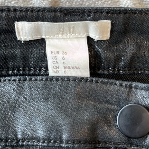 H&M mid-rise shiny jeans - Picture 10 of 10